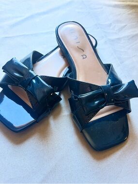 Unisa Bow Slide Sandals